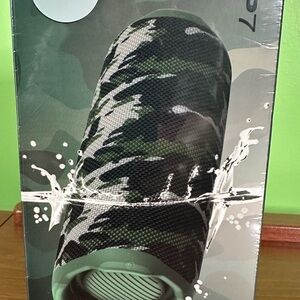 JBL Flip 7 Portable Waterproof Bluetooth Speaker - Camo (JBLFLIP7SQUADAM)